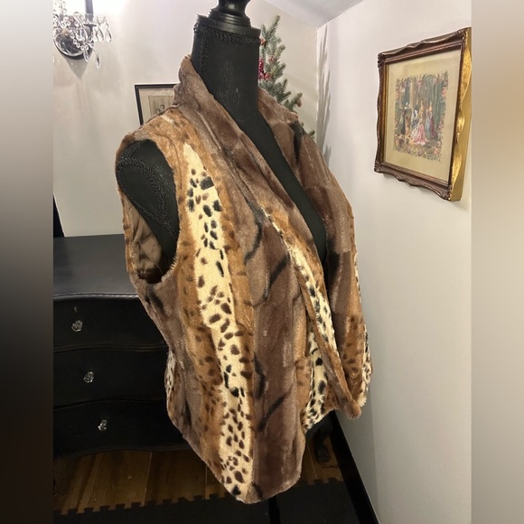 Leopard print faux fur vest - Picture 4 of 13